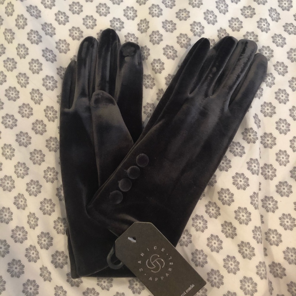 Grey velvet gloves